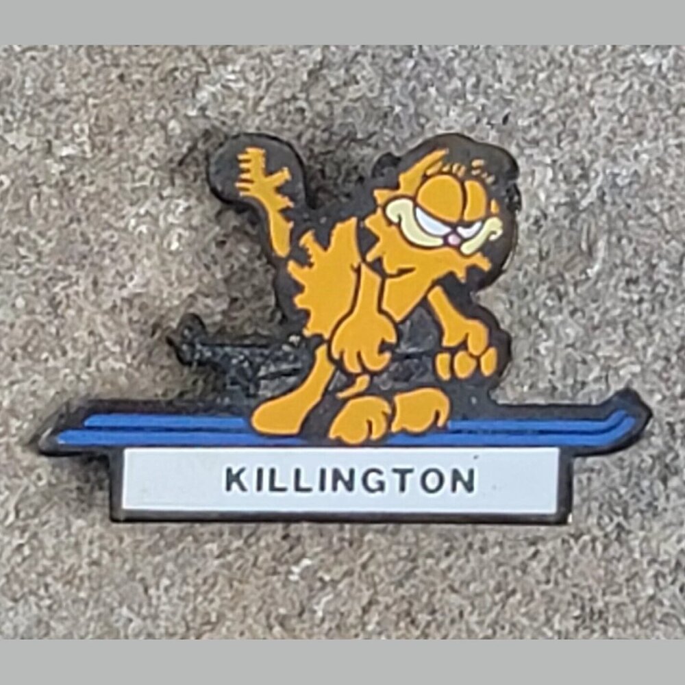 Ski Killington Garfield on Skiis Vermont Cat Vintage Souvenir Lapel Hat Pin‎